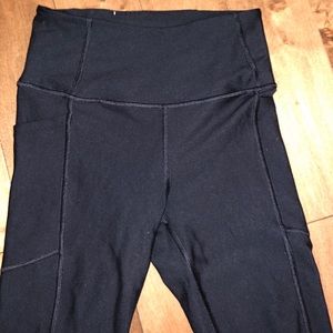 Victoria’s Secret Sport Capri Leggings W/ Pockets